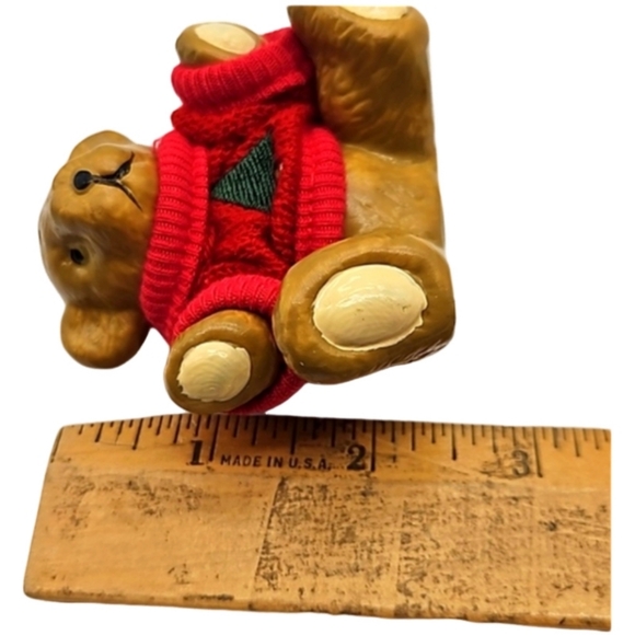 Teddy Bear Pair in Red Holiday Sweaters salt & pepper shakers with stoppers - Picture 7 of 8